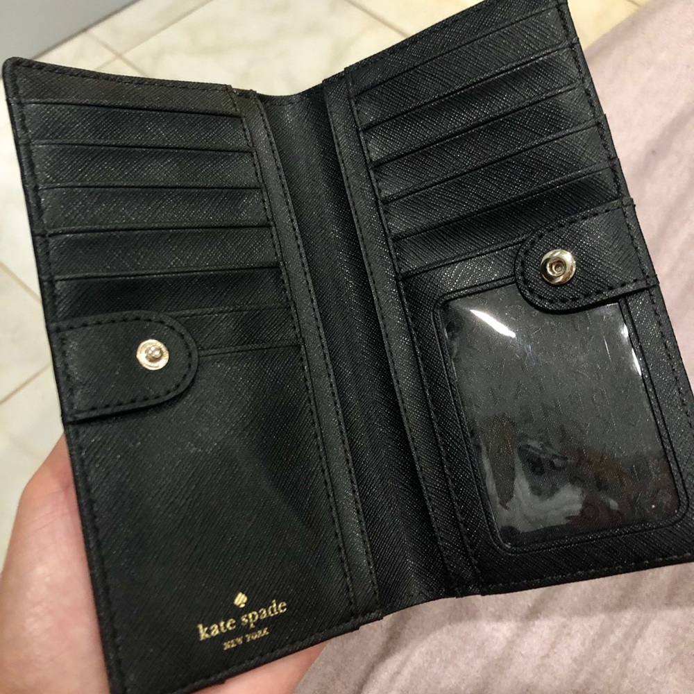 ❗️PRICE DROP ❗️Kate Spade wallet - Picture 2 of 2